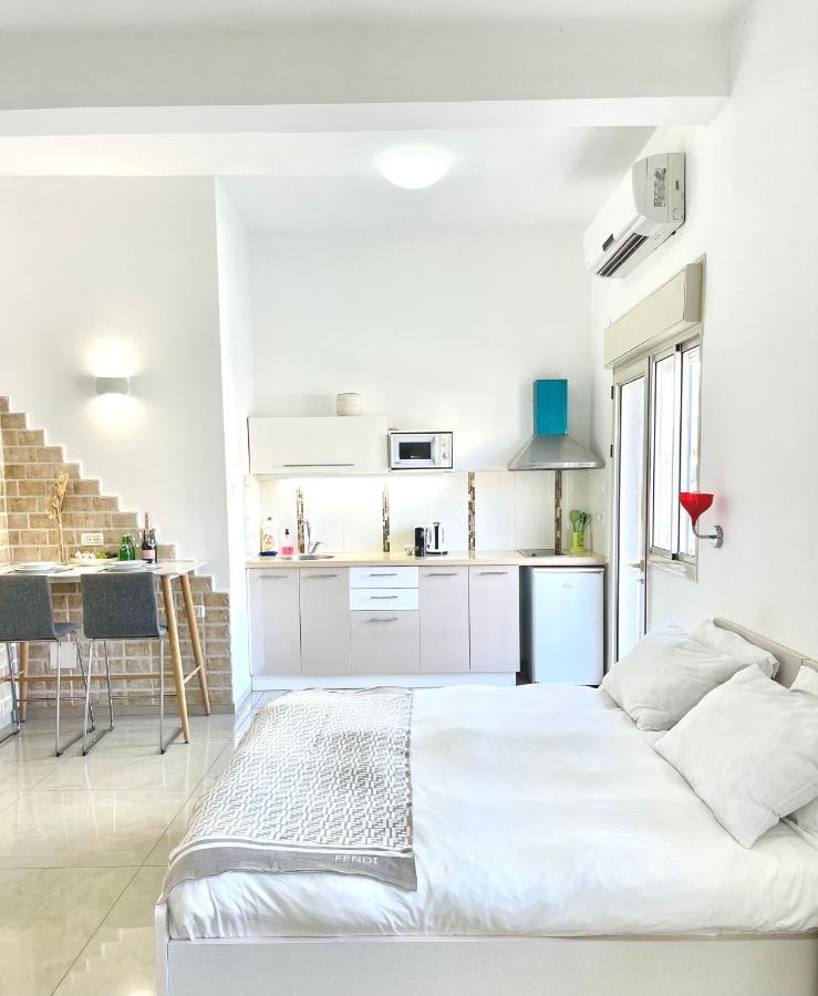 Apartamento Bat Galim - By The Sea Haifa Exterior foto