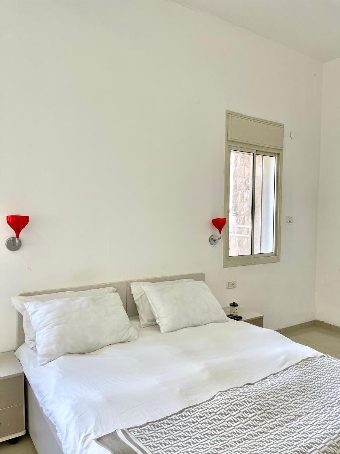 Apartamento Bat Galim - By The Sea Haifa Exterior foto